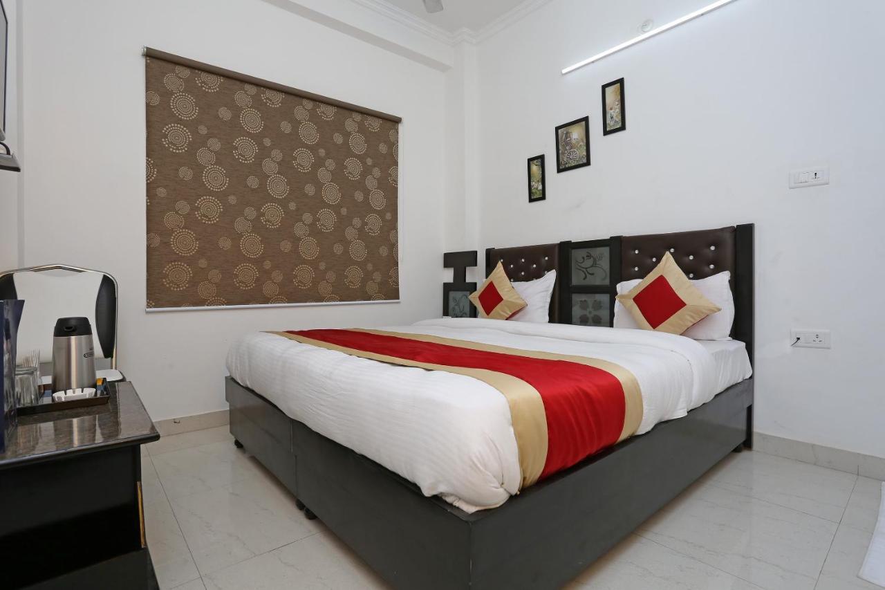 Oyo 11306 Ss Hotel Горакхпур Экстерьер фото